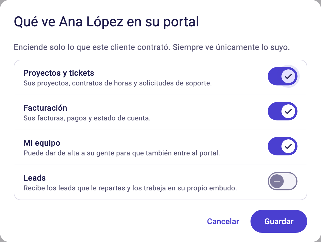 Diálogo Qué ve el cliente en su portal con los interruptores de Proyectos y tickets, Facturación, Mi equipo y Leads