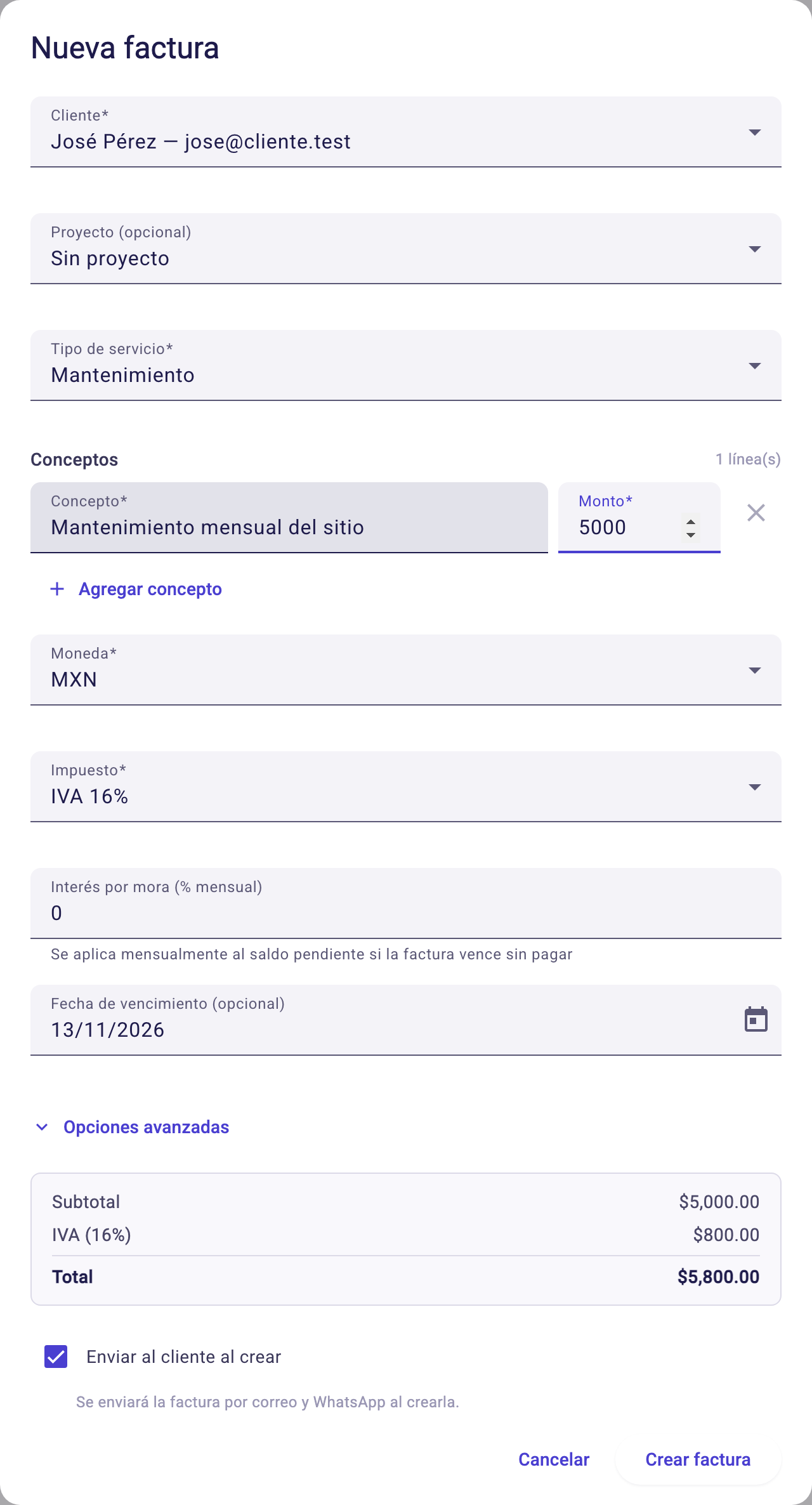 Diálogo Nueva factura con cliente, conceptos, impuesto y desglose del total