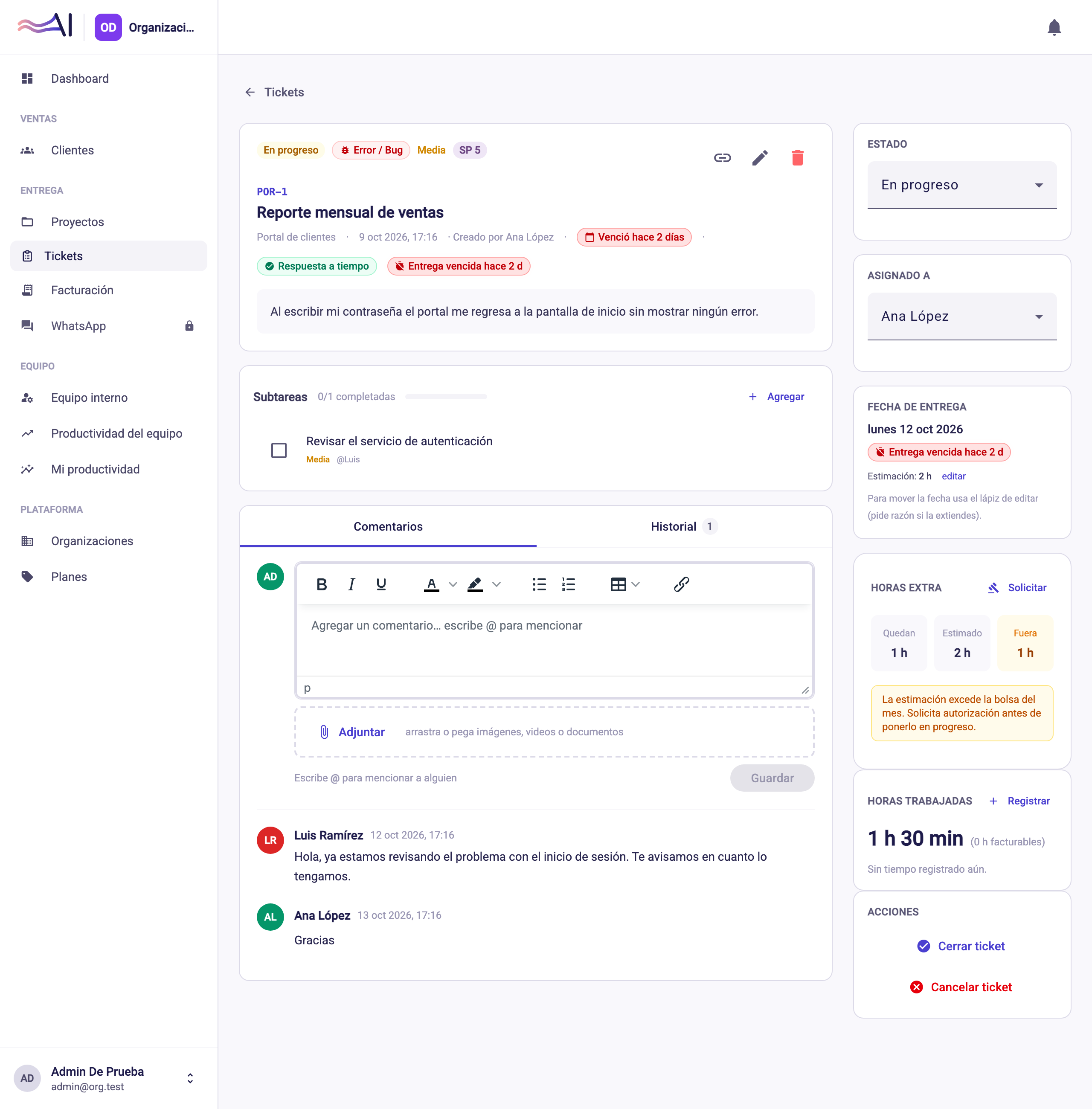 Detalle de un ticket con subtareas, comentarios y el panel de gestión a la derecha